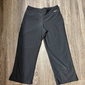 Nike Capri Womens Small 4-6 Black Fit Dry Leggings Fit Dry Yoga 0163
